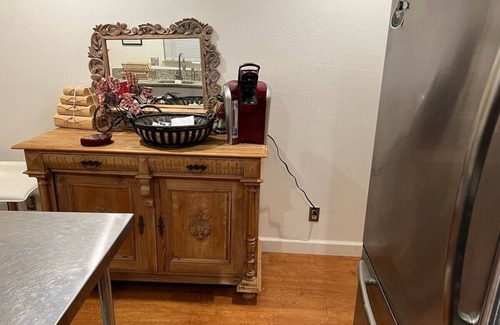 Junior College Neighborhood Association Cabaña | Wine country: Charming 2-bedroom cottage with WiFi in delightful Santa Rosa