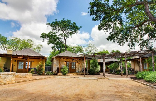 Fredericksburg Apartamento | Wine Country Cottages on Main