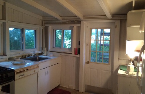 Jamesport Cabaña | Wine Country Cozy Home Away in the Woods