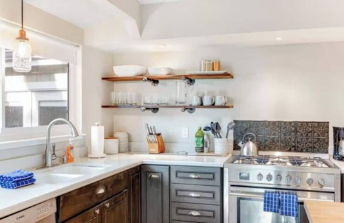 Glen Ellen Casa | Wine Country Creekside Retreat With Hot Tub