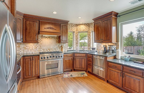 Vallejo Casa | Wine Country Gateway w/ Views Btwn Napa & SF