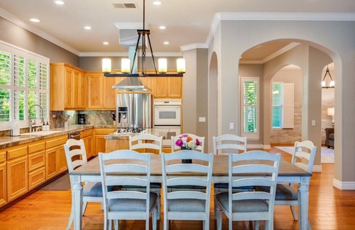 Scenic Brush Creek Casa | Wine Country Harvest Vacation Home