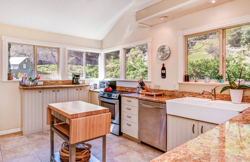 Forestville Casa | Wine Country Hideaway: 4BR, 2200Sf Casa rural con piscina climatizada con energía solar