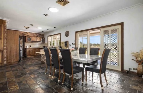 Nulkaba Casa | Wine Country Homestead - Spacious Retreat in the Heart of the Hunter Valley