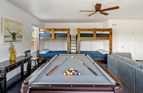 Paso Robles Casa | Wine Country Modern Farmhouse With Heated Pool, Hot Tub, Cybertruck