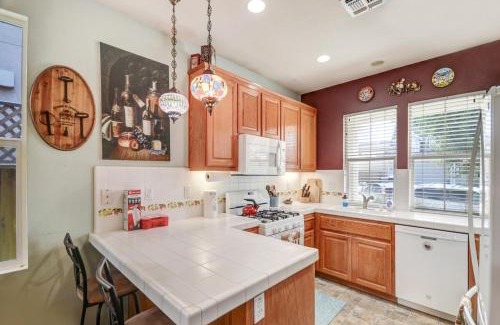 Southwest Santa Rosa Casa | Wine Country Retreat with Hot Tub & Mini Golf