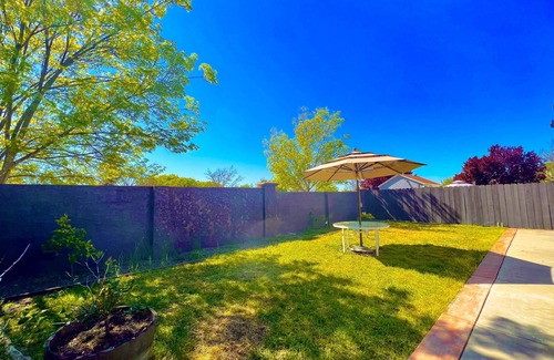 American Canyon Casa | Wine Country Stay, Complimentary Breakfast items available , Mountain views