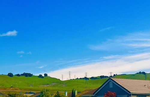 American Canyon Casa | Wine Country Stay, Complimentary Breakfast items available , Mountain views