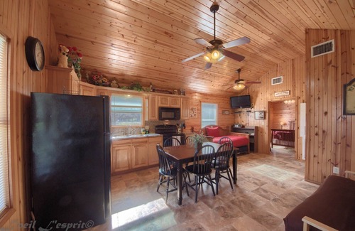 New Braunfels Casa | Wine Cup Rr9122wc 1 Bedroom Home by RedAwning