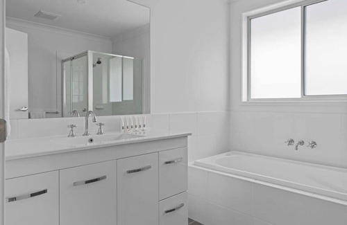 Cessnock Casa | Family Getaway Home - Cessnock, NSW