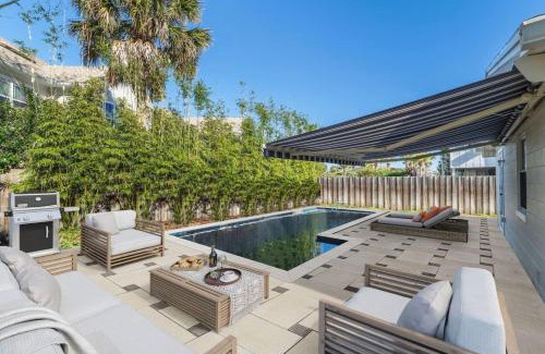 Jacksonville Beach Casa | Wine Down, Heated Saltwater Pool