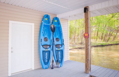 Leasburg Cabaña | Wine Down in 5BR Lake Front Home at Hyco Lake