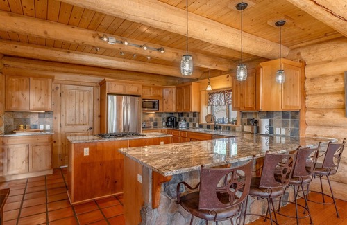 Angel Fire Cabina | Wine Down Retreat, Two Master Suites, Gameroom