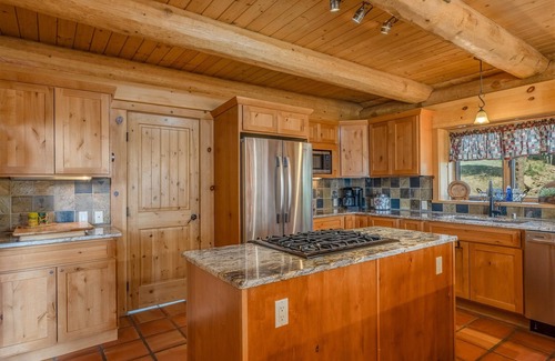 Angel Fire Cabina | Wine Down Retreat, Two Master Suites, Gameroom