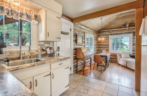 Cascade-Chipita Park Cabina | Wine Gazebo Pikes Peak Mountain Log Cabin
