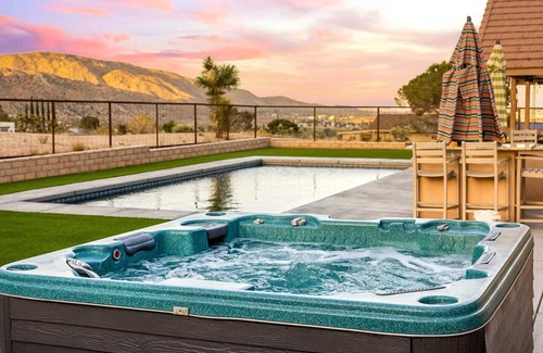 Yucca Valley Casa | Wine Lover's Retreat: Heated Pool, Spa, Outdoors