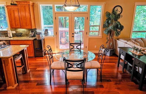 Wilsonville Casa | Wine Region Country Home