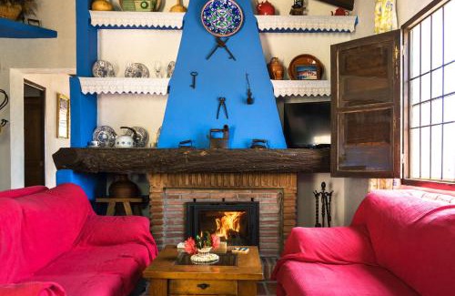 El Borge Casa | Winehouse with big Pool, BBQ, WiFi, Close to Málaga