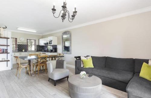 Stellenbosch Cabina | Winelands Golf Lodges 17