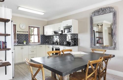 Stellenbosch Cabina | Winelands Golf Lodges 17