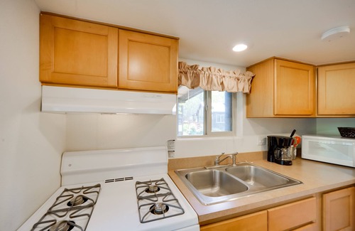 Fredericksburg Cabina | Winery Cabin in Fredericksburg w/ Wraparound Deck!