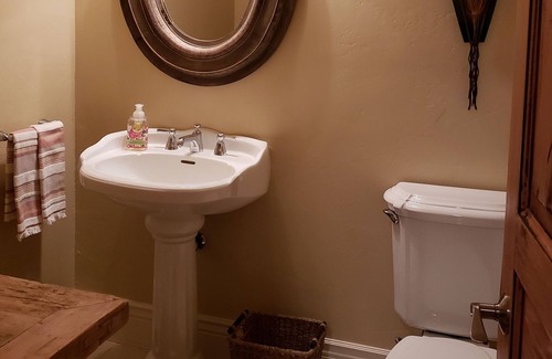 Kelseyville Casa | Winery Stay in Luxury Vintner's Residence overlooking Boatique Winery Estate