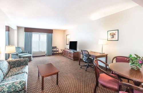 Lexington Hotel | Wingate by Wyndham (Lexington, VA)