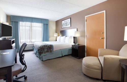 Southwest Raleigh Hotel | Wingate by Wyndham Raleigh South / Garner
