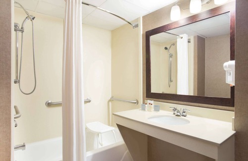 Southwest Raleigh Hotel | Wingate by Wyndham Raleigh South / Garner