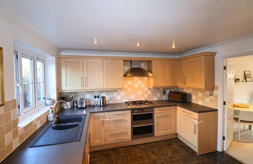 Bracknell Chalet De Esquí | Winkfield Charming Three-Bedroom House