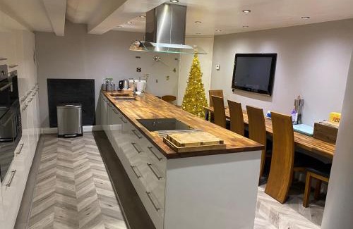 Stocksfield Casa | Winnie Cottage - Hot Tub, Games Room, Sauna, Large Garden