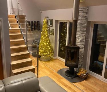 Stocksfield Casa | Winnie Cottage - Hot Tub, Games Room, Sauna, Large Garden