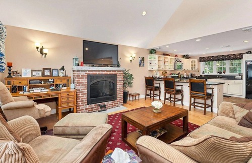 Alton Bay Casa | Winnie Waterfront - Beautiful Lakefront Home!!! sandy water, Close to Gunstock!!