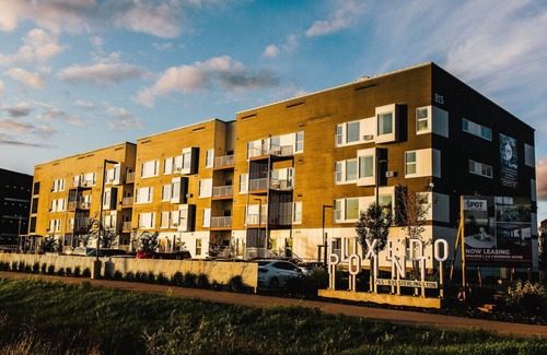 Tuxedo Apartamento | 3BR Retreat with Gym, near Assiniboine Park Trails