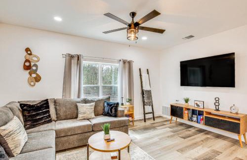 Winnsboro Casa | Winnsboro Barndominium with Fire Pit and Large Deck!