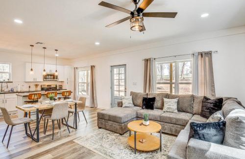 Winnsboro Casa | Winnsboro Barndominium with Fire Pit and Large Deck!
