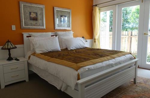Palmwoods Cama Y Desayuno | Winston Cottage
