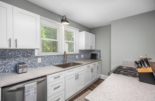 Winston - Salem Cabaña | Winston-Salem's Quaintest Cottage