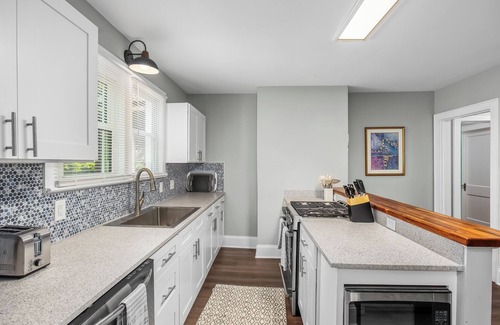 Winston - Salem Cabaña | Winston-Salem's Quaintest Cottage