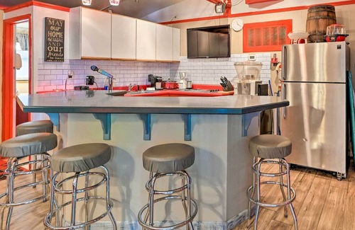 Winston - Salem Apartamento | Winston-Salem Studio w/ Deck ~ 5 Mi to Dtwn!
