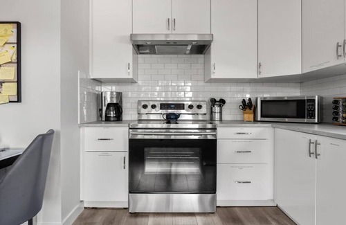 Calgary Casa | Winston Suite 2BR 1BA - Carriage Suite with Garage