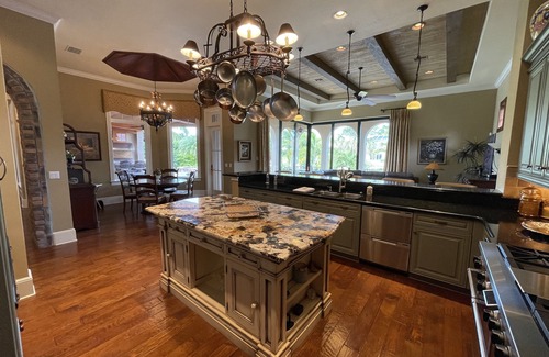 Aqualane Shores Casa | Waterfront Executive Home, walk to Beach