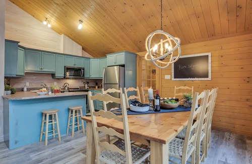 Lac-Superieur Cabaña | Winter Escape 7 minutes away from Tremblant North side ski slopes / chairlifts