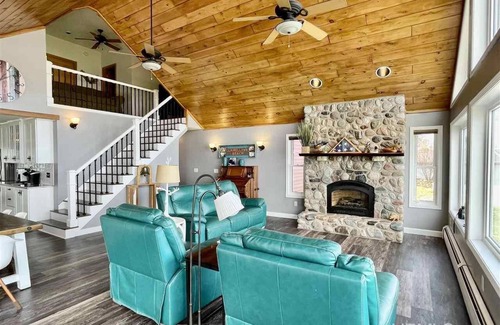 Big Bay Casa | Winter Escape on Big Bay, Lake Superior - 40 minutes to Marquette