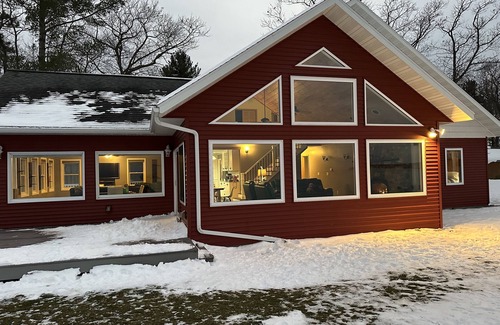 Big Bay Casa | Winter Escape on Big Bay, Lake Superior - 40 minutes to Marquette