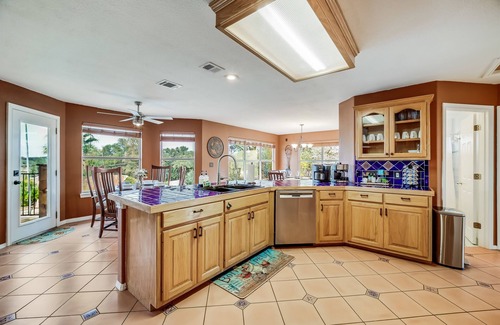 Highland Lake Estates Casa | Lake Travis Waterfront House con piscina, jacuzzi y fogata