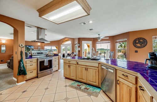 Highland Lake Estates Casa | Lake Travis Waterfront House con piscina, jacuzzi y fogata