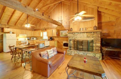 Vein Mountain Casa | Winter Hiking and Hot Tub Soaks! Marion Mtn Cabin