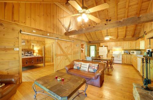 Vein Mountain Casa | Winter Hiking and Hot Tub Soaks! Marion Mtn Cabin