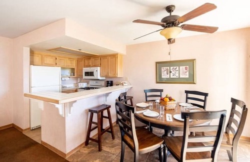 Big Bear Lake Complejo | WINTER PARADISE -Lakefront resort, 10 min to skiing, pool, game room, gym